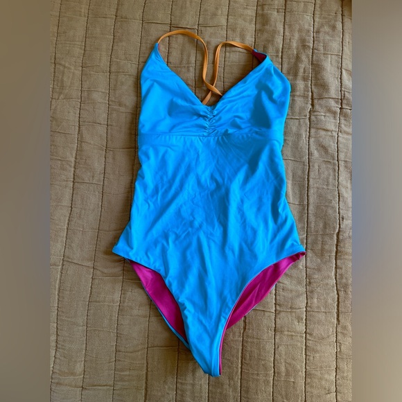 Patagonia reversible one piece small, excellent condition! - Picture 2 of 3